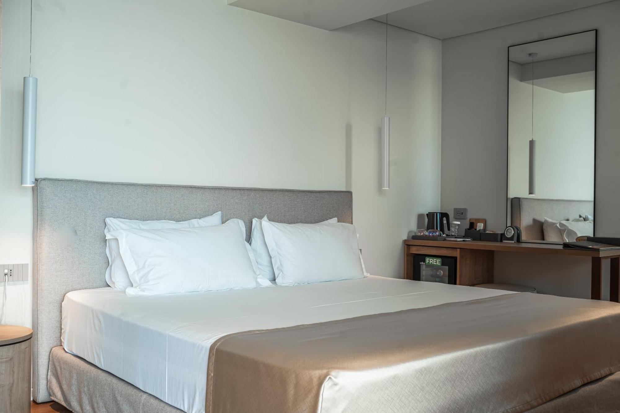 Vale Hotel